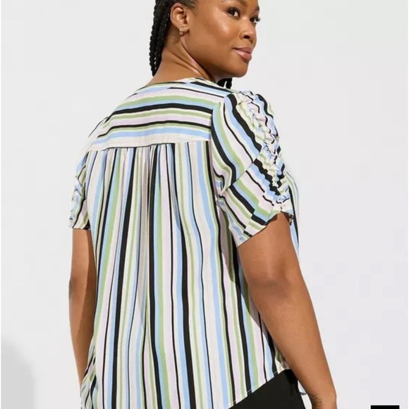 Torrid Harper Georgette Ruched Short Sleeve Blouse sz 3 - Picture 2 of 7